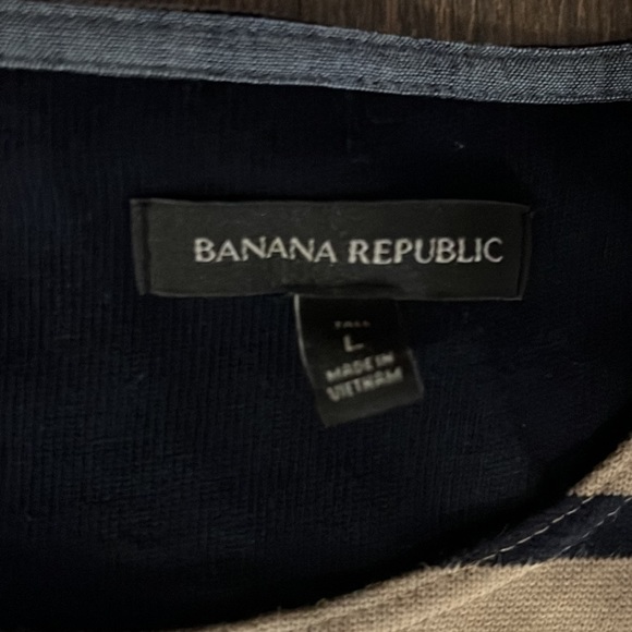 Banana Republic Striped Crew Neck - Picture 2 of 2